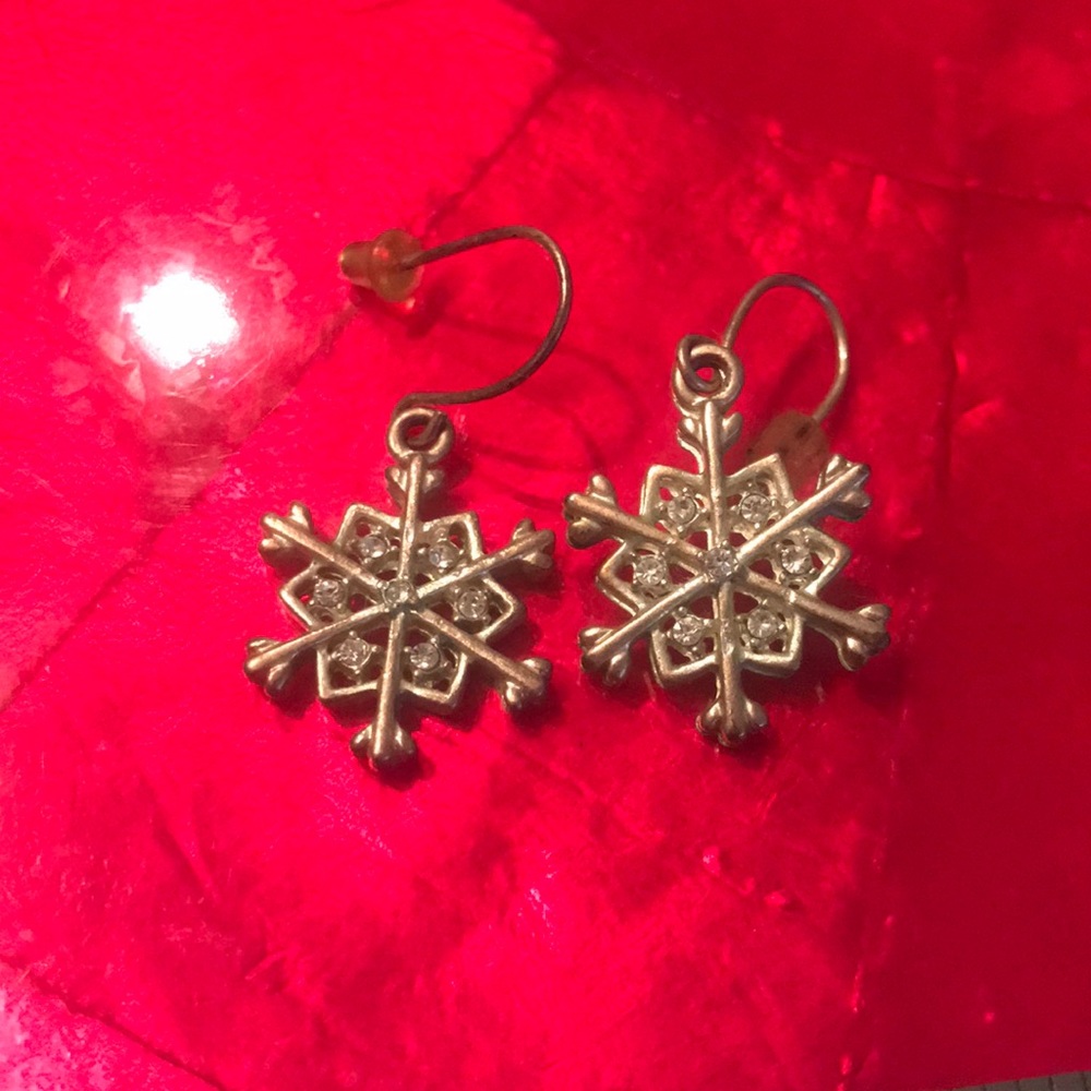 Snowflake earrings with rhinestones